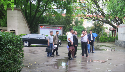 龍巖市委副書記、新羅區(qū)委書記何明華蒞臨我司視察工作